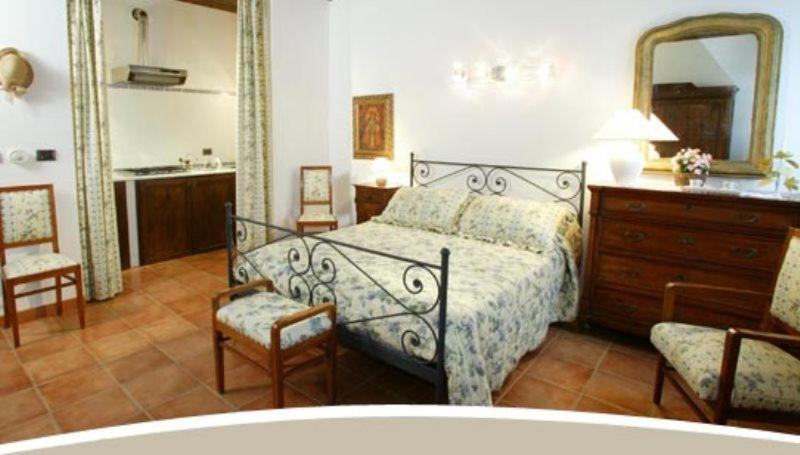 La Maragliana Aparthotel Castel Rocchero Ngoại thất bức ảnh