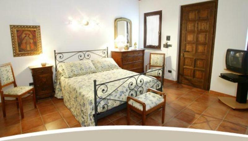 La Maragliana Aparthotel Castel Rocchero Ngoại thất bức ảnh