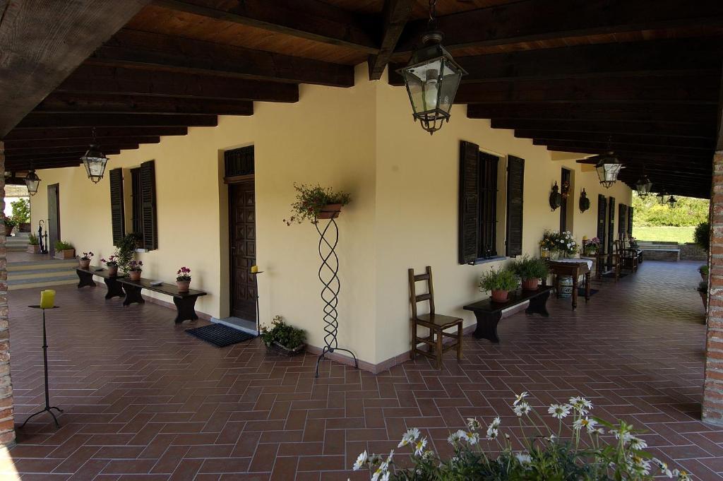 La Maragliana Aparthotel Castel Rocchero Ngoại thất bức ảnh