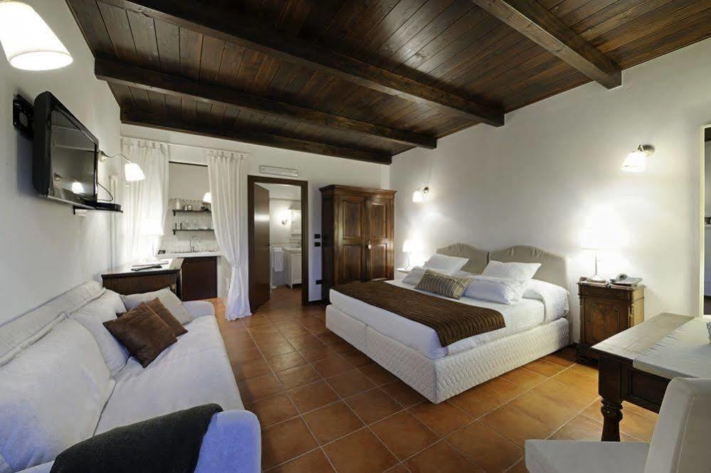 La Maragliana Aparthotel Castel Rocchero Ngoại thất bức ảnh